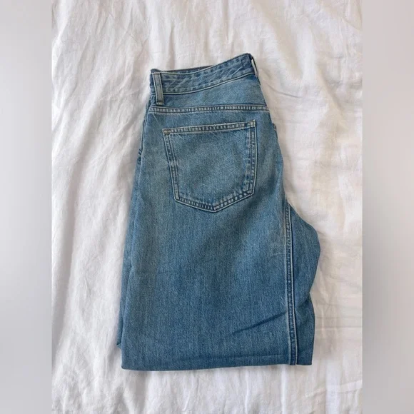 Madewell’s The Darted Barrel-Leg Jean - Dobbins Wash 27 - Picture 5 of 6